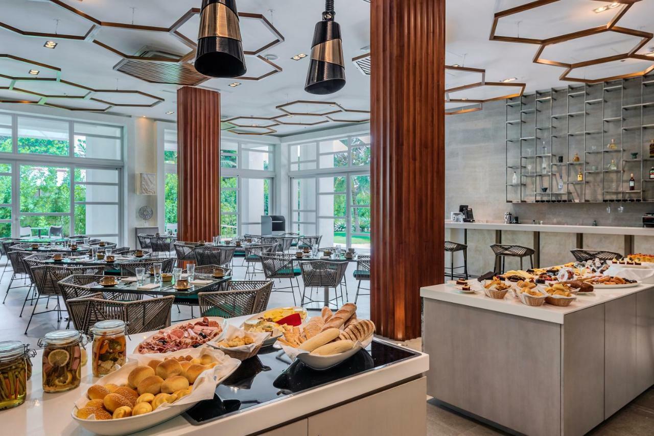 Aqua Boracay Hotel Balabag  Luaran gambar The restaurant at the National Museum of the Czech Republic